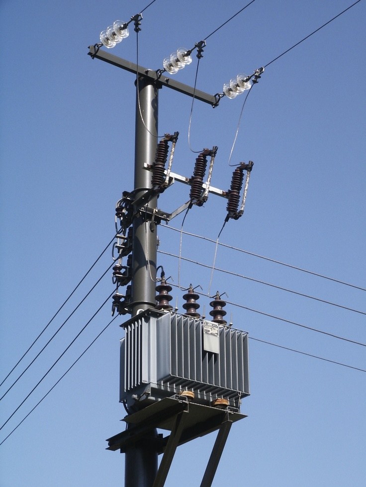 Pole Mounted Distribution Transformer